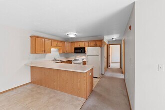 308 Golf View Rd in Cecil, WI - Building Photo - Building Photo