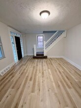 2233 Brownsville Rd in Pittsburgh, PA - Foto de edificio - Building Photo