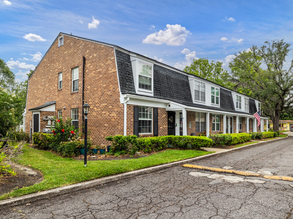 Timuquana Village in Jacksonville, FL - Foto de edificio