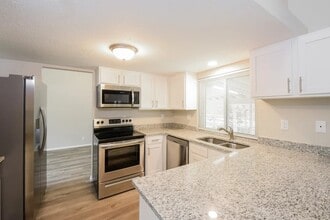 15807 E Oxford Ave in Aurora, CO - Building Photo - Building Photo