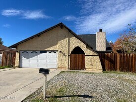 44745 Christie Ave in Lancaster, CA - Building Photo
