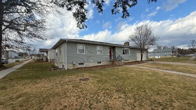 1601 N Oak St in Rolla, MO - Foto de edificio - Building Photo