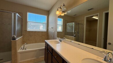 12118 Wynnfield Lakes Cir in Jacksonville, FL - Building Photo - Building Photo