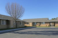 Midland Manor Apartments in Mendota, CA - Foto de edificio - Building Photo