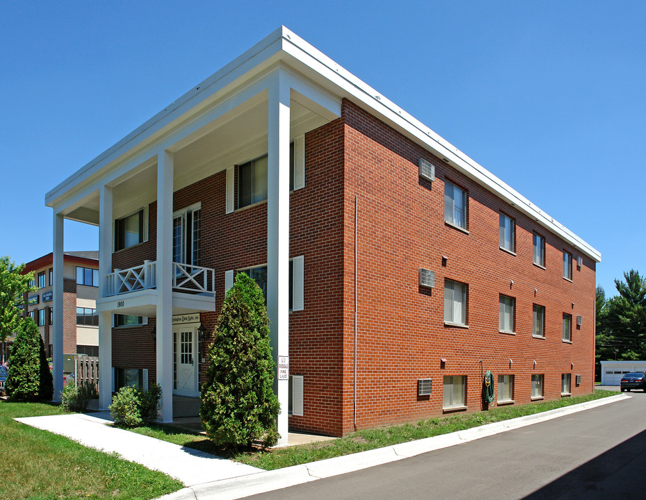 Lexington Twin Apartments in Roseville, MN - Building Photo