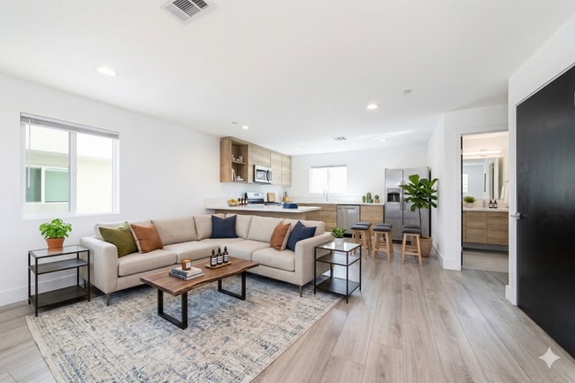 5016 Pickford St in Los Angeles, CA - Building Photo - Building Photo