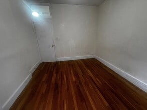 37 Harvard St, Unit 1 in Brookline, MA - Building Photo - Building Photo