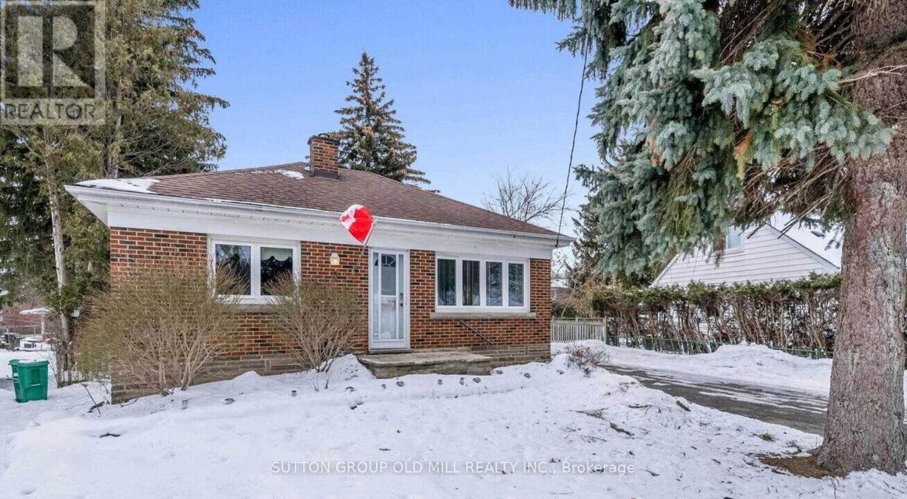 9 Rogers Rd in Brampton, ON - Building Photo