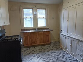 1975 W Melvina St in Milwaukee, WI - Building Photo