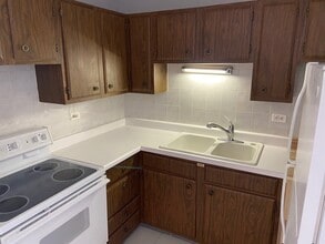 607 W Wrightwood Ave, Unit 612 in Chicago, IL - Building Photo - Building Photo