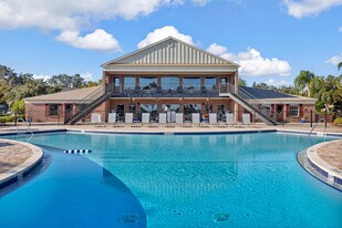 Carlton Arms of Winter Haven in Winter Haven, FL - Building Photo