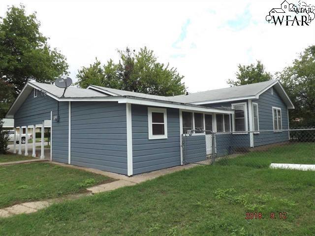 203 E Spring St in Henrietta, TX - Building Photo - Building Photo