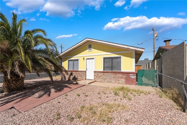 1801 Evelyn Ave in Henderson, NV - Building Photo - Building Photo