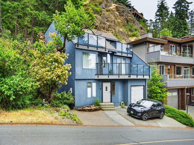 property at 271 Woodhaven Dr