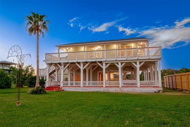 510 Surf Oaks Dr in Seabrook, TX - Building Photo - Building Photo