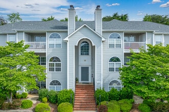 Somerset Village Condos in Greensboro, NC - Building Photo - Building Photo