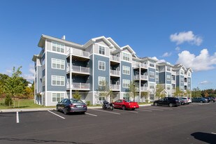 Gilbert Crossing in Merrimack, NH - Building Photo