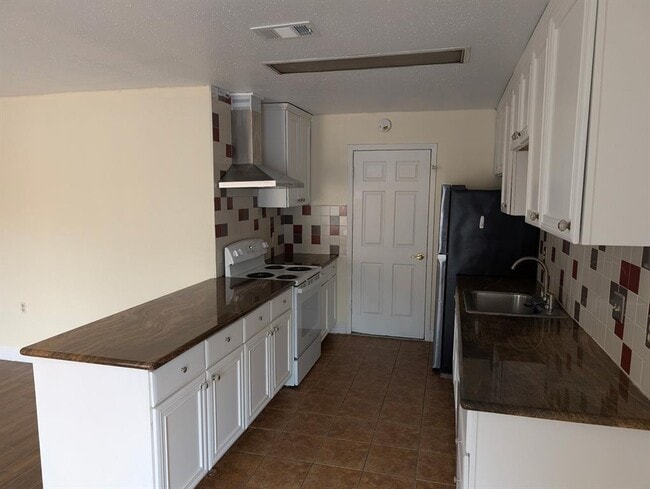 2223 Sentinal Oaks St in Sugar Land, TX - Building Photo - Building Photo