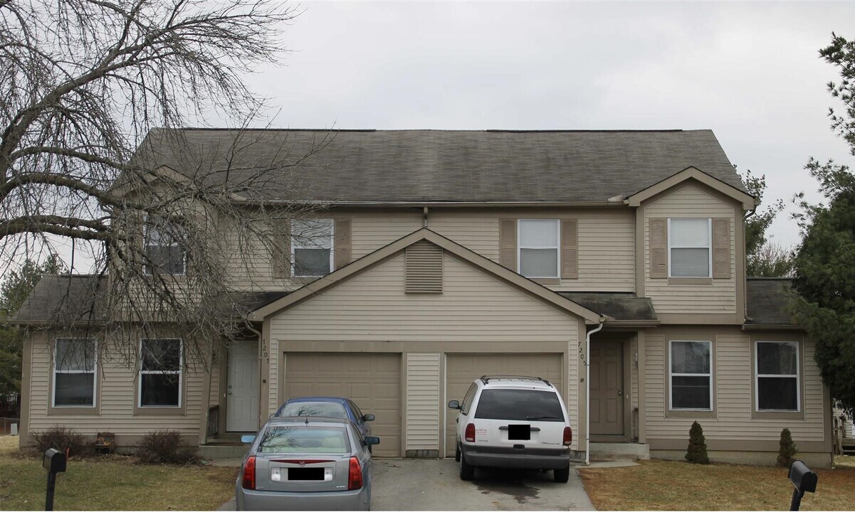 7205 Feather Ct in Reynoldsburg, OH - Building Photo