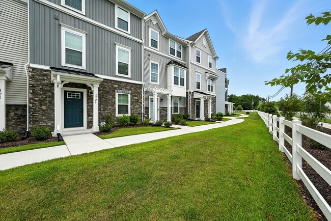4227 Meander Wy in Chesapeake, VA - Building Photo - Building Photo