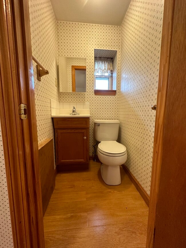 235 Ashcroft Rd, Unit 1