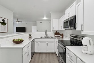 Harlan at Med Center in San Antonio, TX - Building Photo - Building Photo