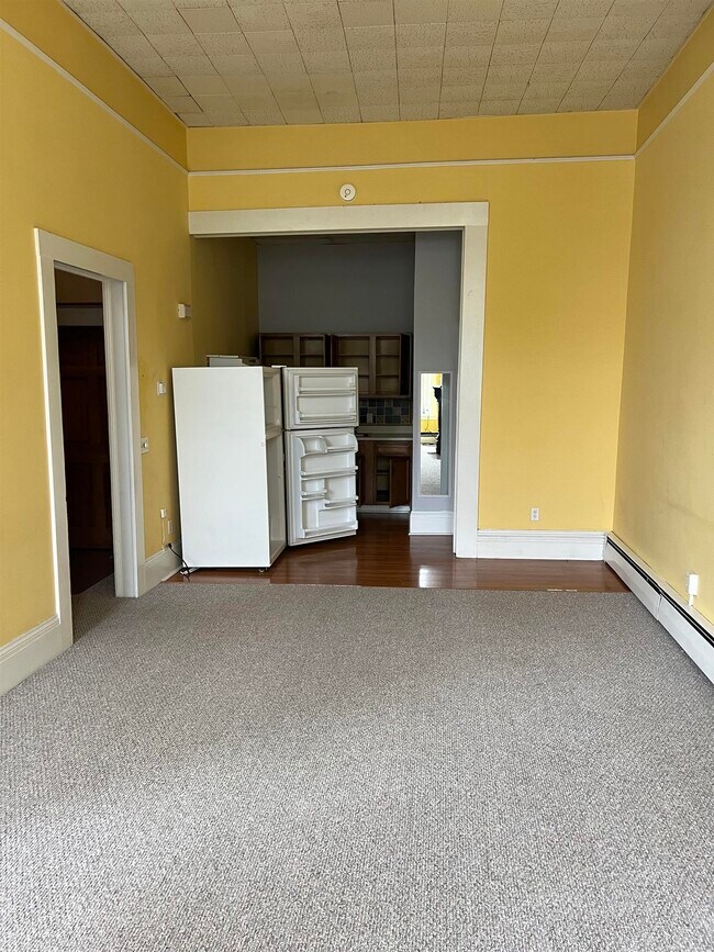 291 Main St-Unit -1 in Tilton, NH - Building Photo - Building Photo