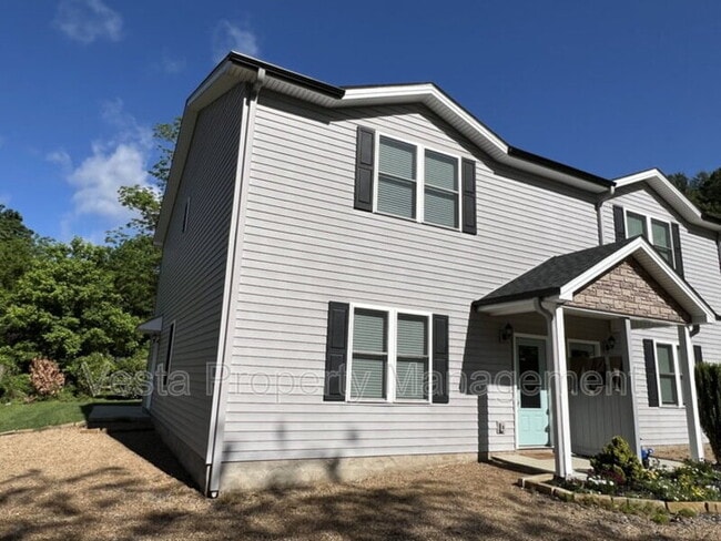 10 Riddle Rd in Swannanoa, NC - Building Photo - Building Photo