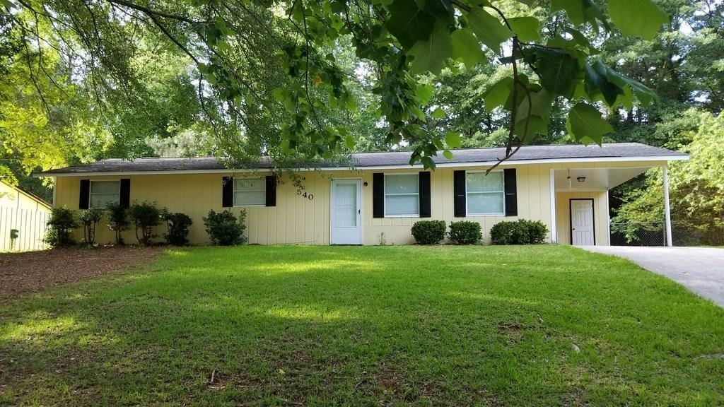 540 Springwood Dr in Forest Park, GA - Building Photo