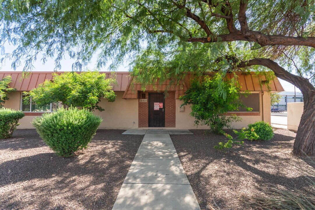 1821 W Augusta Ave in Phoenix, AZ - Building Photo