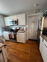 66 Beacon St, Unit 3 in Somerville, MA - Building Photo - Building Photo
