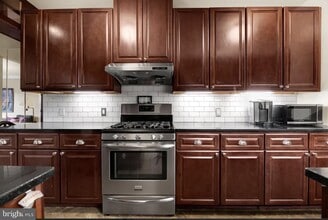 721 12th St SE in Washington, DC - Building Photo - Building Photo