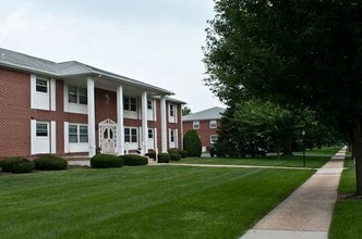 Highland Park in Lemoyne, PA - Building Photo - Building Photo