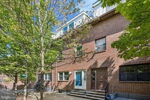 517 S Randolph Ct in Philadelphia, PA - Building Photo