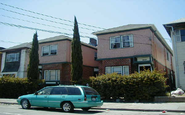 3647 West St in Oakland, CA - Building Photo