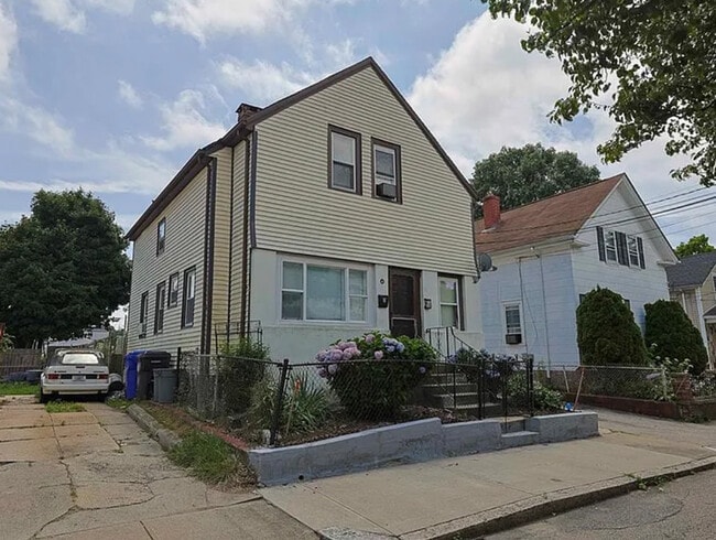 79 Vine St, Unit 2