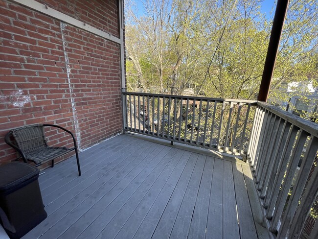 36 Addington Rd, Unit 3 in Brookline, MA - Foto de edificio - Building Photo