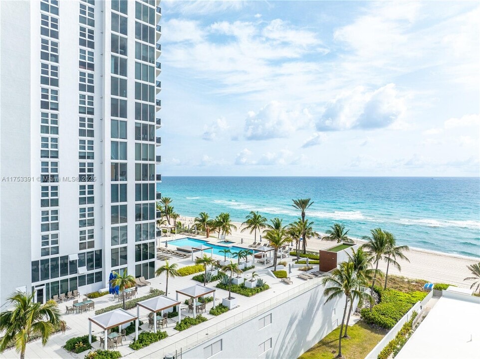 18911 Collins Ave, Unit 18911 Collins Ave # 405 in Sunny Isles Beach, FL - Foto de edificio