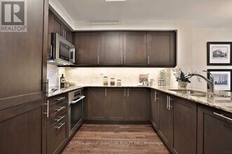 1 Bedford Rd in Toronto, ON - Building Photo - Building Photo