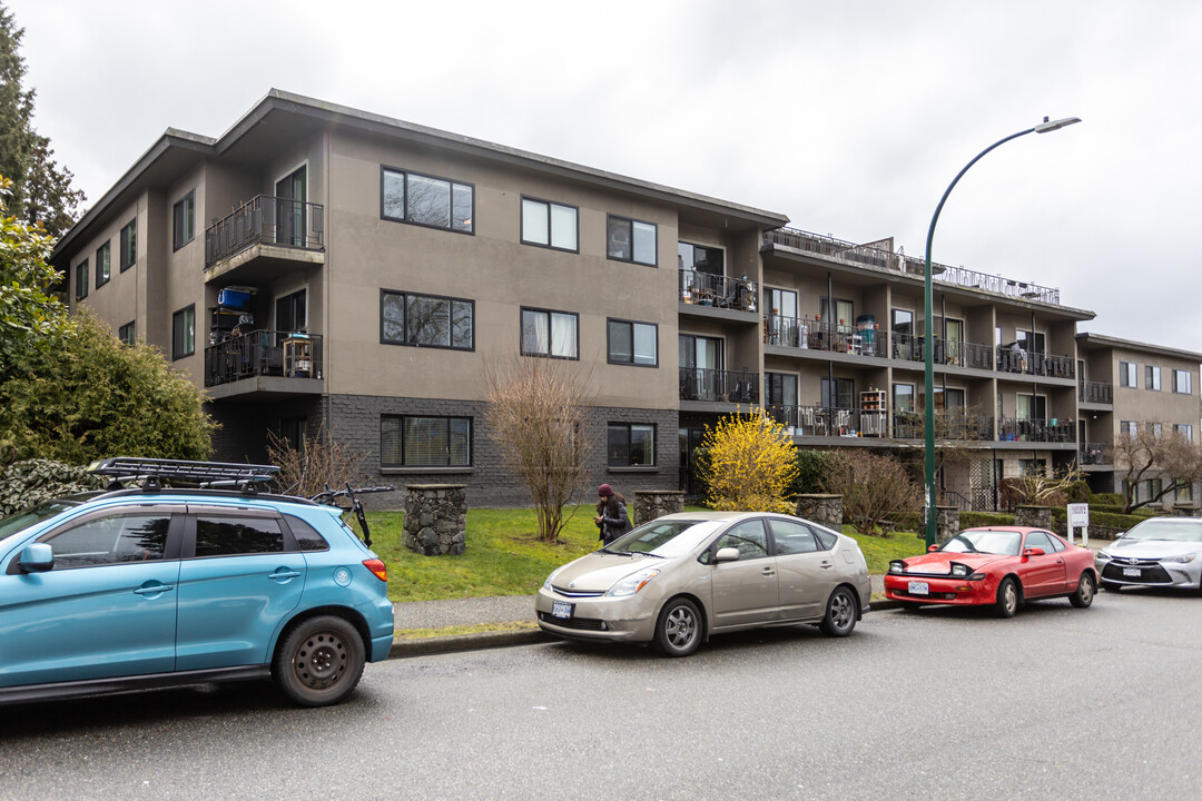 Parkview Terrace in Vancouver, BC - Building Photo