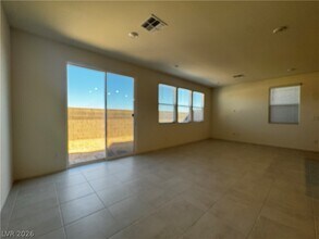 9250 Innot Ave in Las Vegas, NV - Building Photo - Building Photo