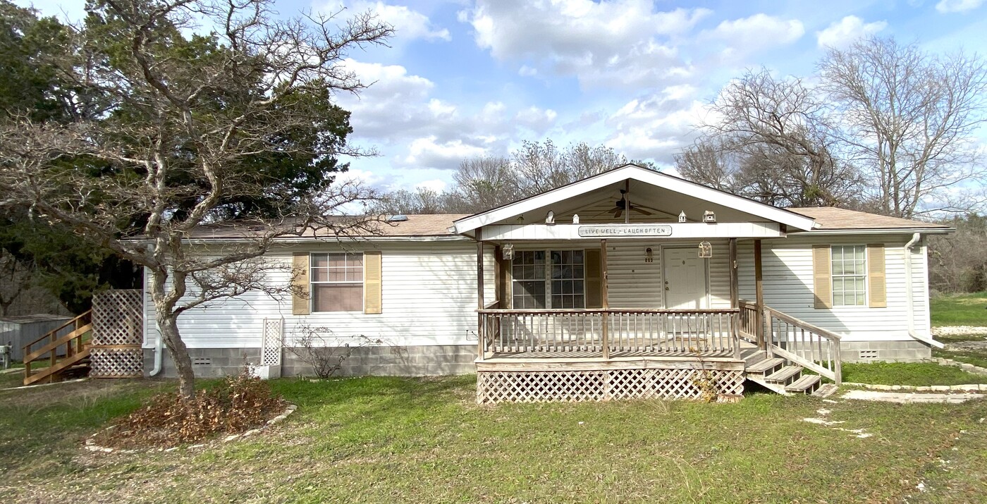 908 FM 2808 in Kempner, TX - Foto de edificio