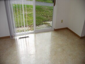913 N 11th St, Unit LOWER UNIT in Manitowoc, WI - Building Photo - Building Photo