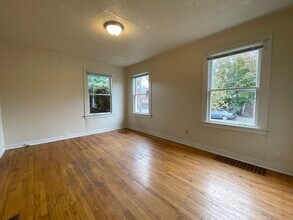 1036 N Shaver St in Portland, OR - Building Photo - Building Photo