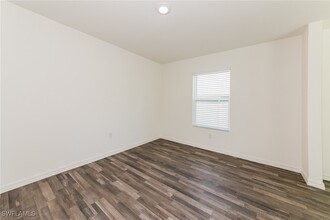 3136 Emporia Terrace in North Port, FL - Foto de edificio - Building Photo
