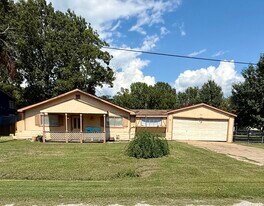 282 Water View Dr in Livingston, TX - Building Photo