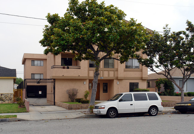 4165 Broadway in Hawthorne, CA - Building Photo - Building Photo