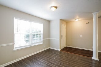 7313 Ole Nottingham Dr in Nashville, TN - Building Photo - Building Photo