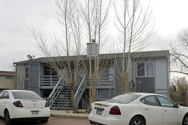 915 Hathaway Dr in Colorado Springs, CO - Building Photo - Primary Photo