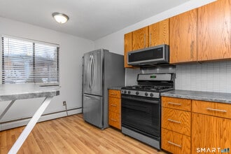 5 Talcott Forest Rd in Farmington, CT - Building Photo - Building Photo